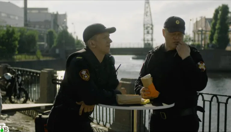 Момент из 13 серии 1 сезона