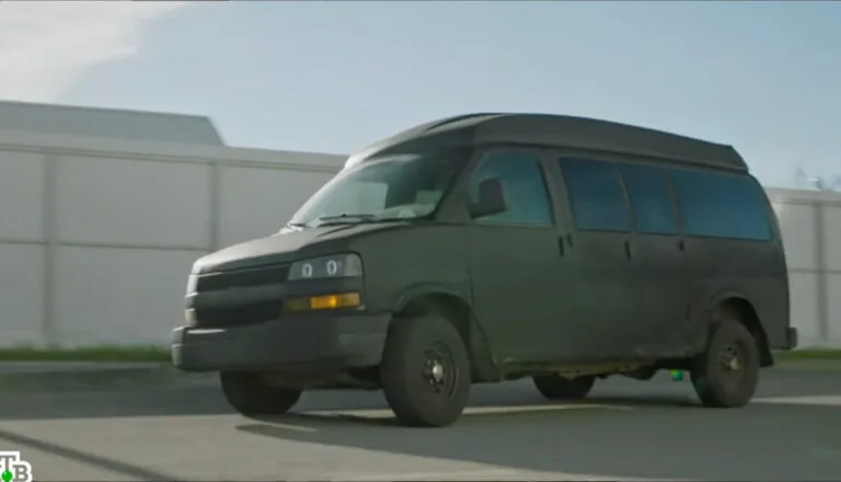 Момент из 4 серии 1 сезона