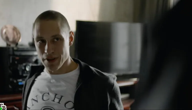 Момент из 7 серии 1 сезона