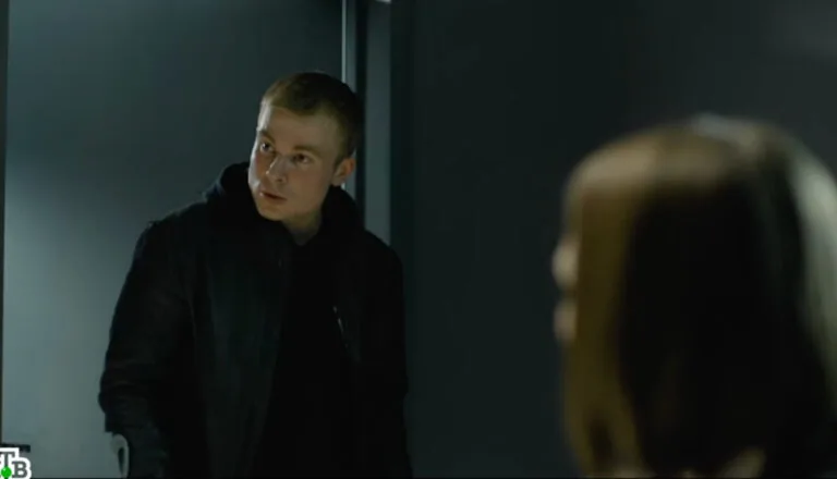 Момент из 9 серии 1 сезона