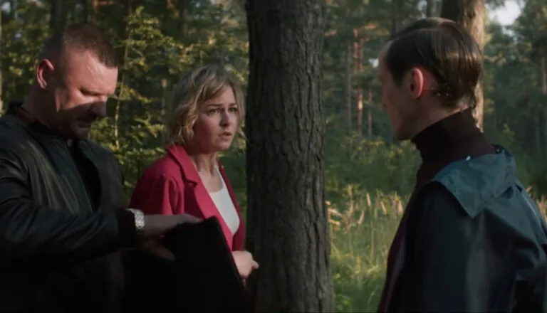 Момент из 1 серии 2 сезона