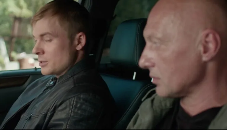 Момент из 8 серии 2 сезона